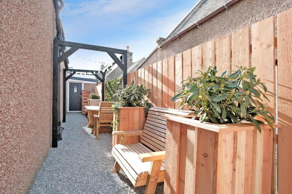 Cliff Top Cottage With Sea Views Portknockie Exteriör bild